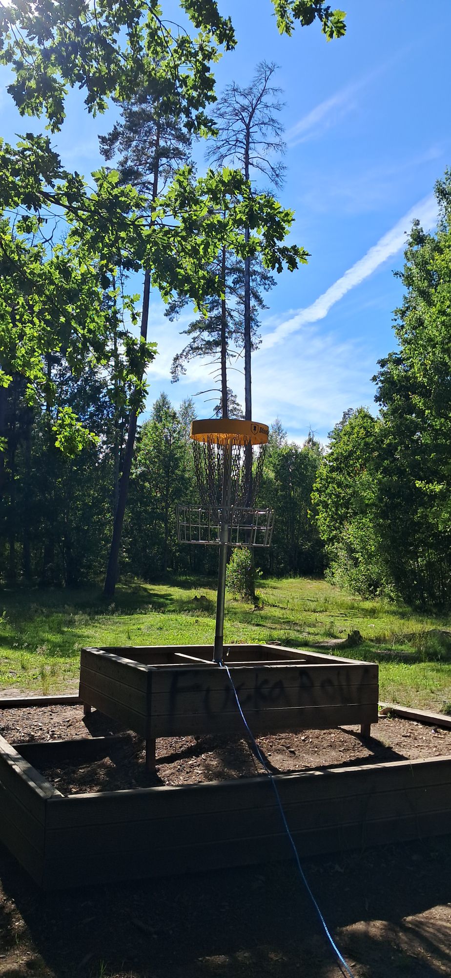 Basket hole 14 from behind