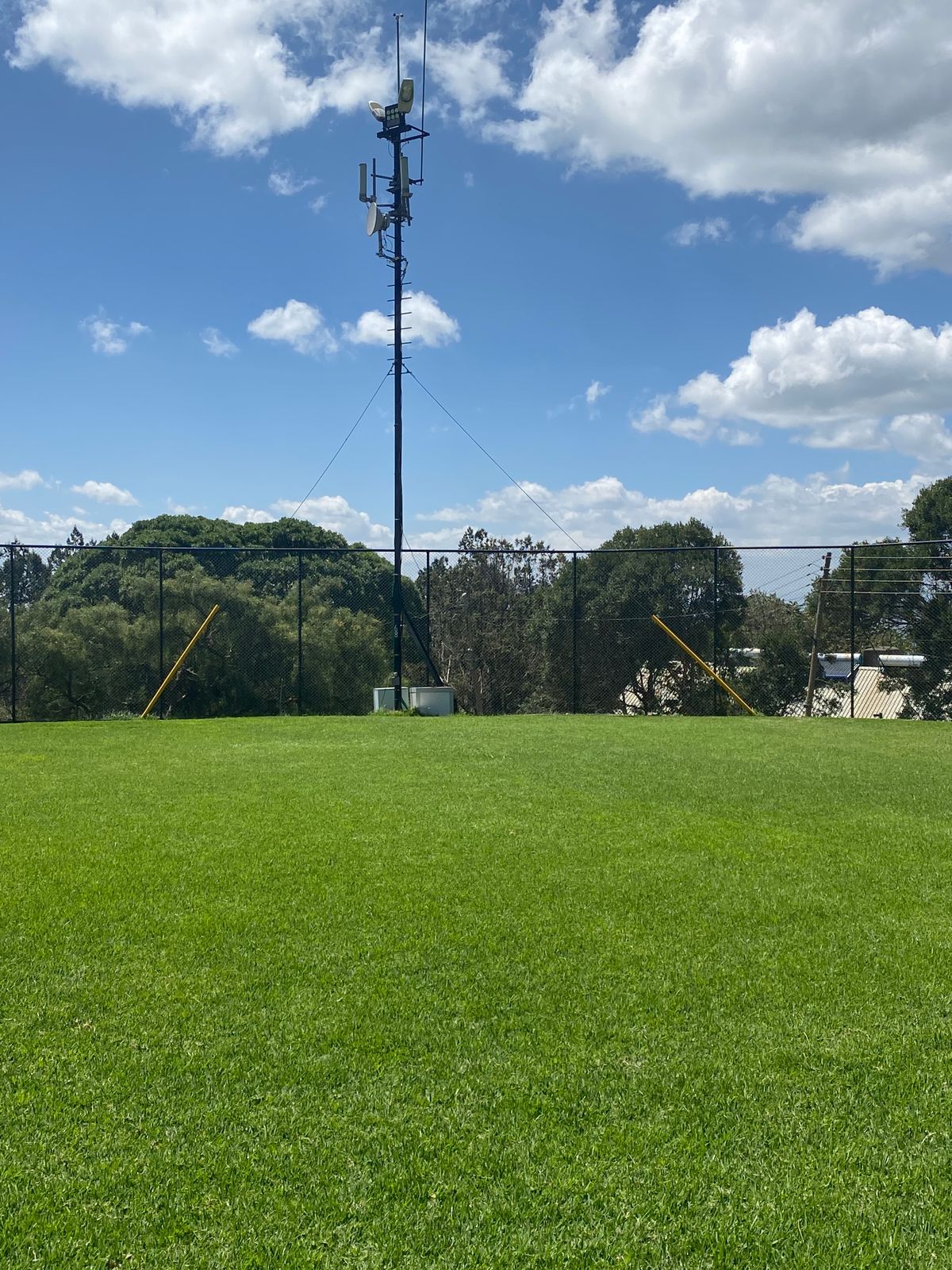 Target of hole 1 (Left yellow pylon)