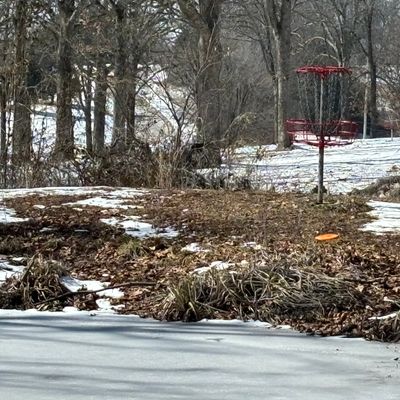 Hole 9.  Livin on the edge
