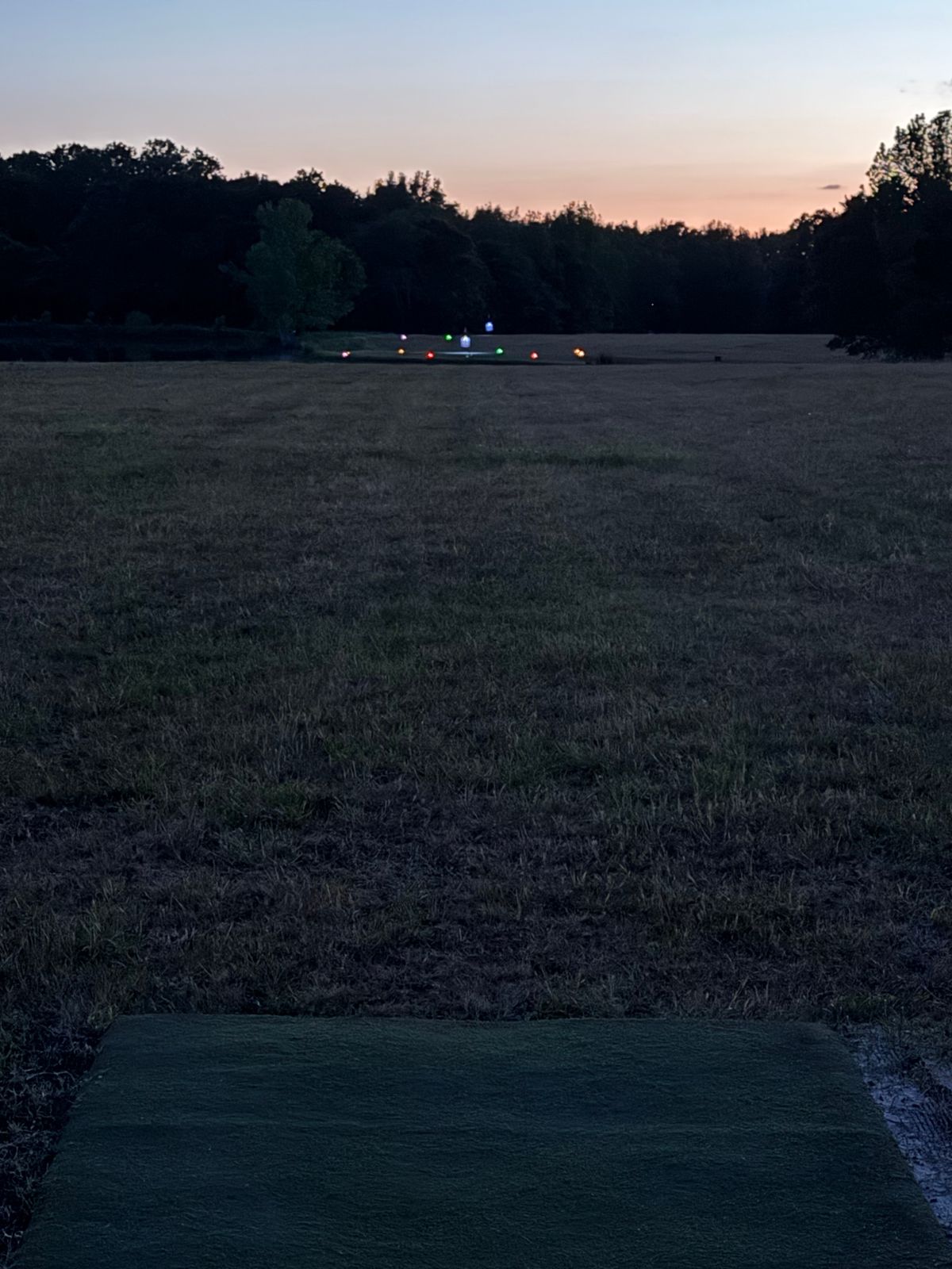 1st tee, about to start glow, 500 to water then 241 across to basket