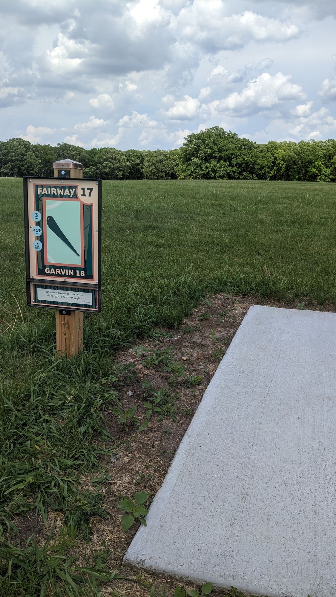 Tee 17