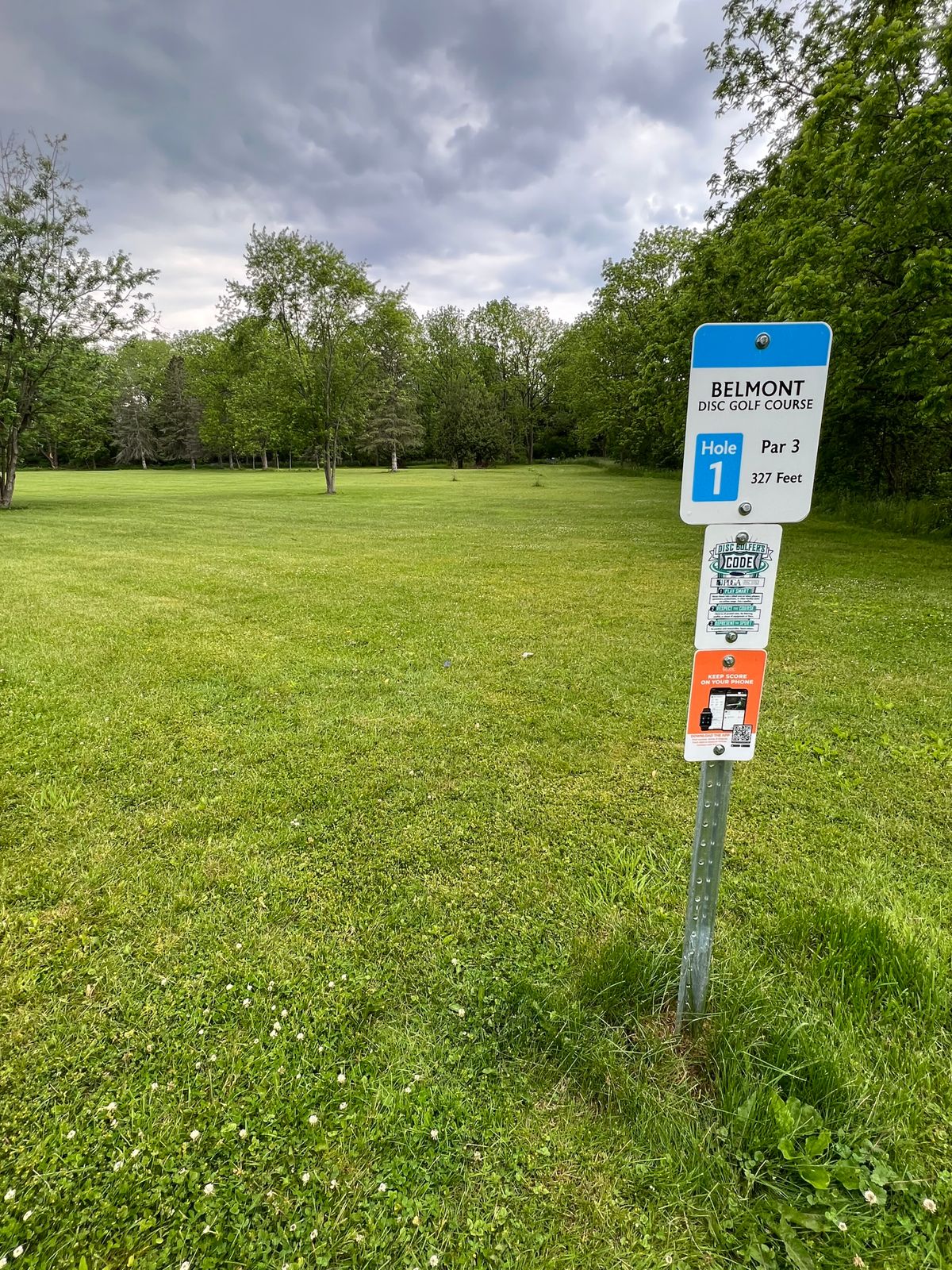 Hole 1 tee