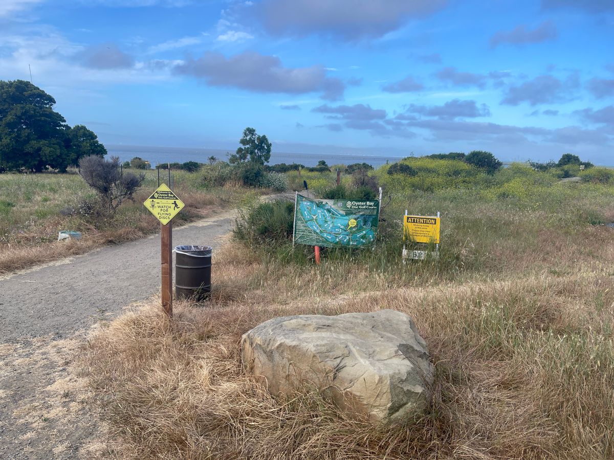 Entrance to the Oyster Bay disc golf course in San Leandro