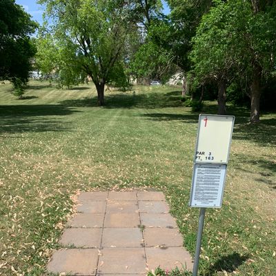 Hole 1 tee pad
