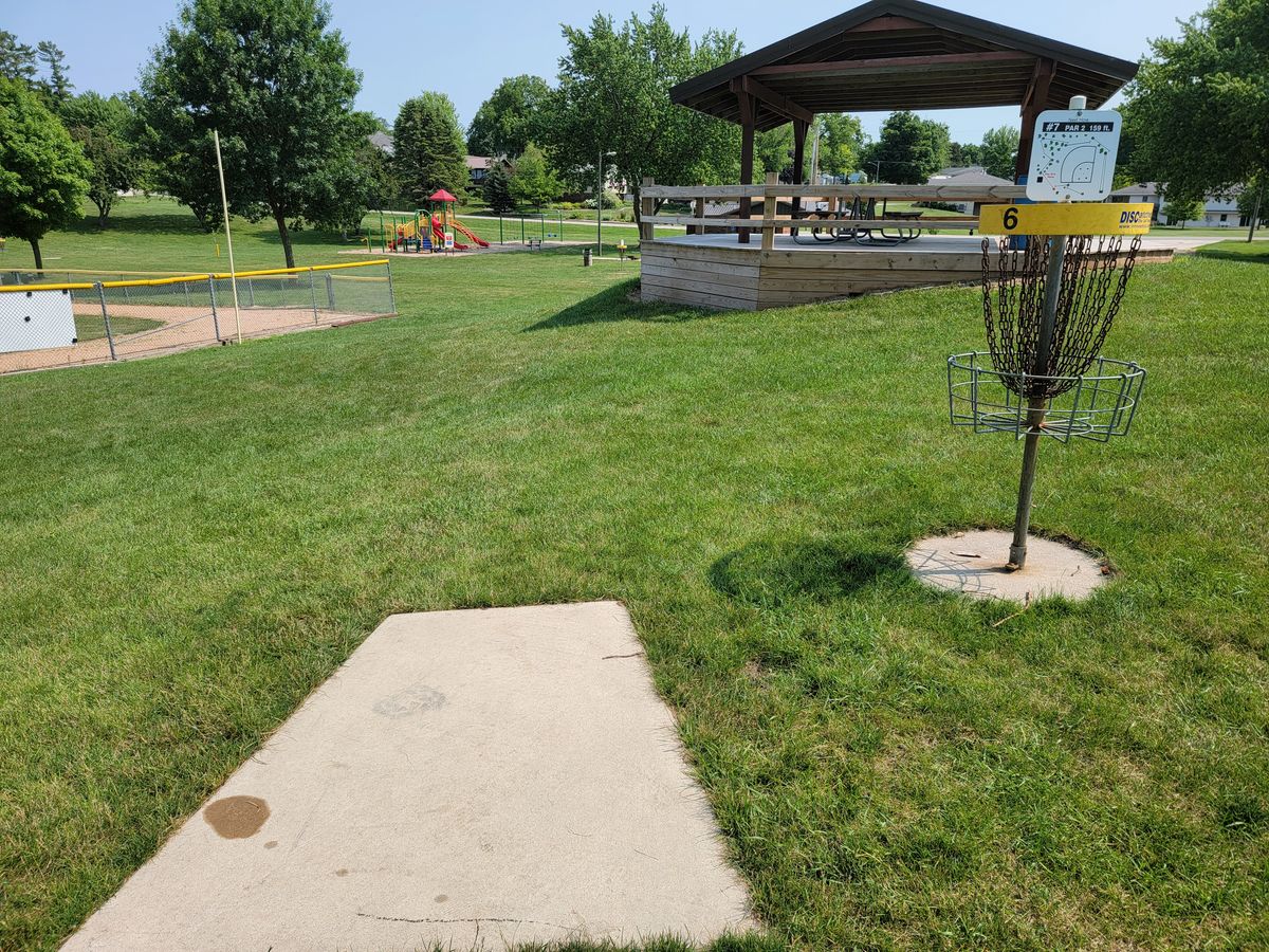 Hole 7. Tee pad for next hole is next to previous basket. Small tee pads