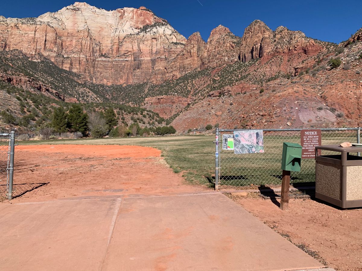 Hole 1/10 Teeing area