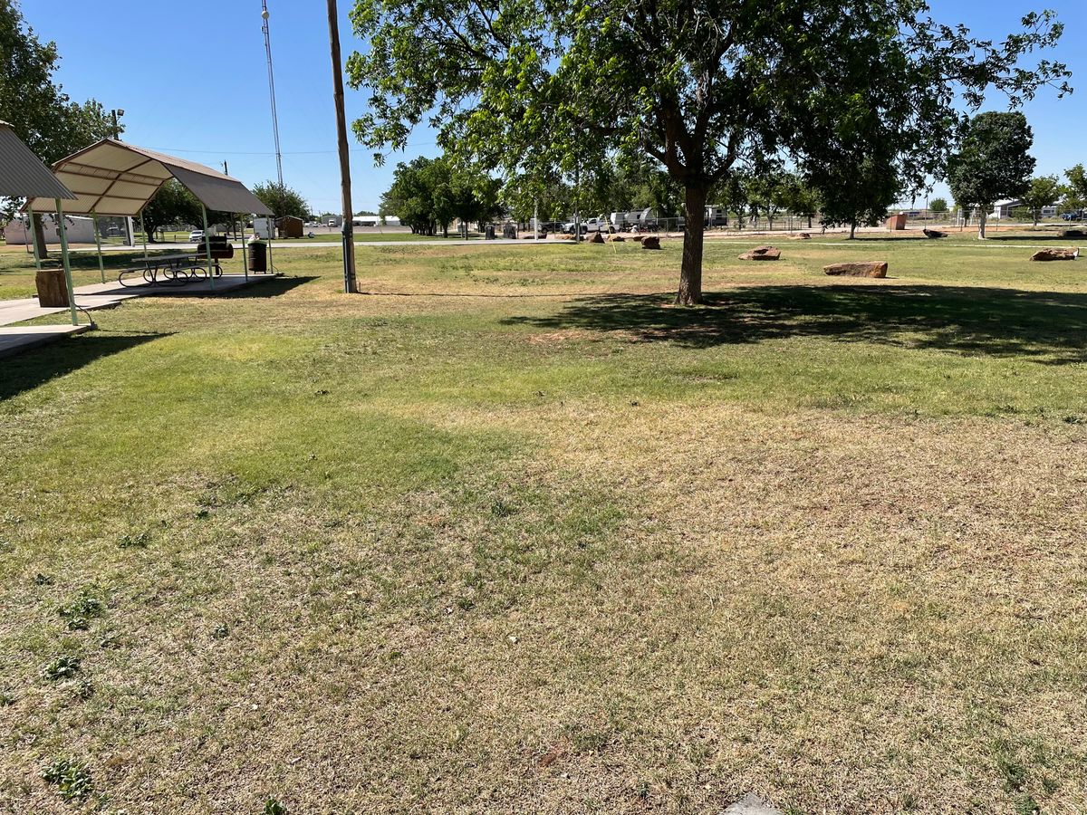 Pin 6. Must play to right of basketball course/parking area. Basketball course/parking area OB.