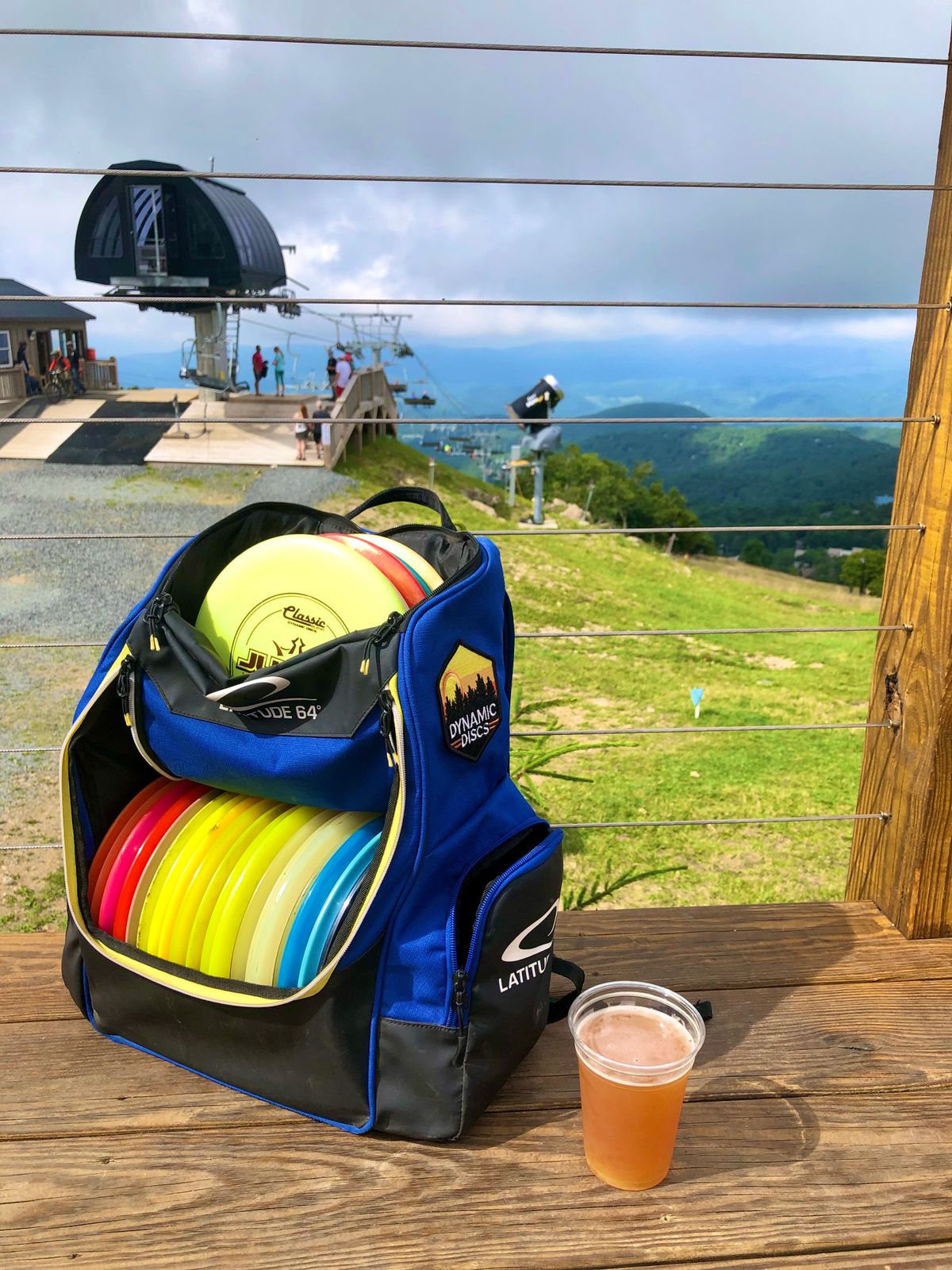 Awesome bar at the top!