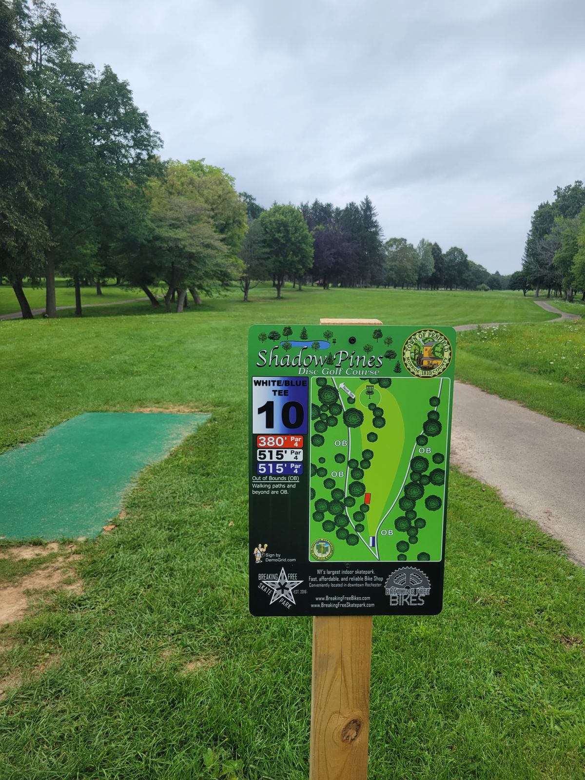 Hole #11 shared white/blue tee view.