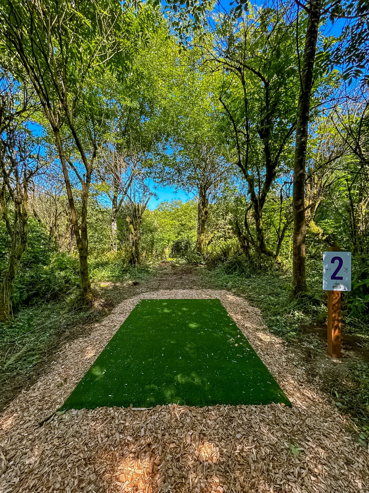 Tight gap off the tee of 2.