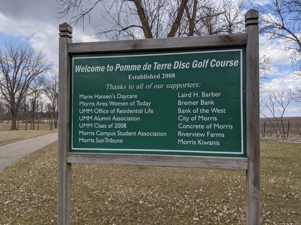 Course sign at hole 1