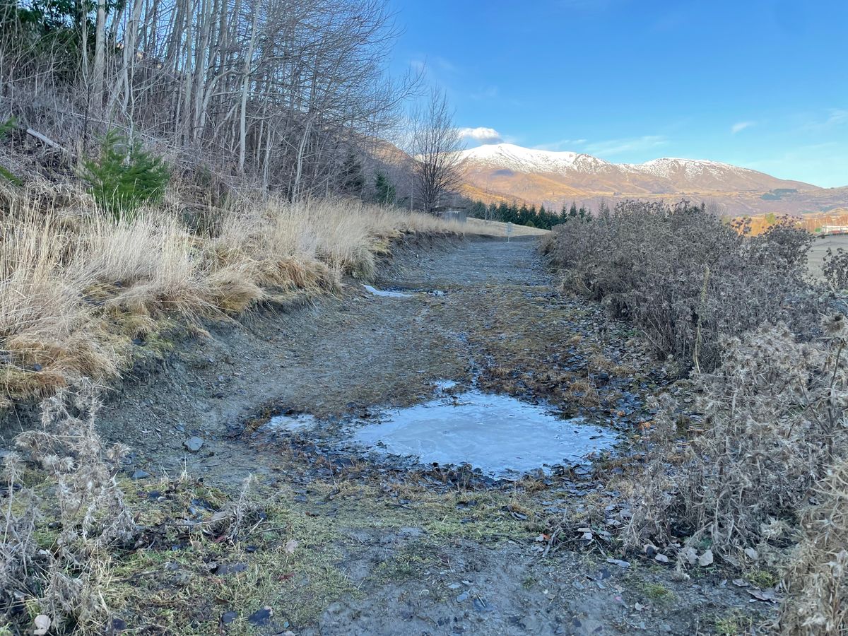 9th / 10th hole was messy, basically a muddy icy ditch. Wish we had gumboots for this one!
