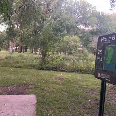 Hole 6 tee pad. This shot plays over a very small ravine/creek.