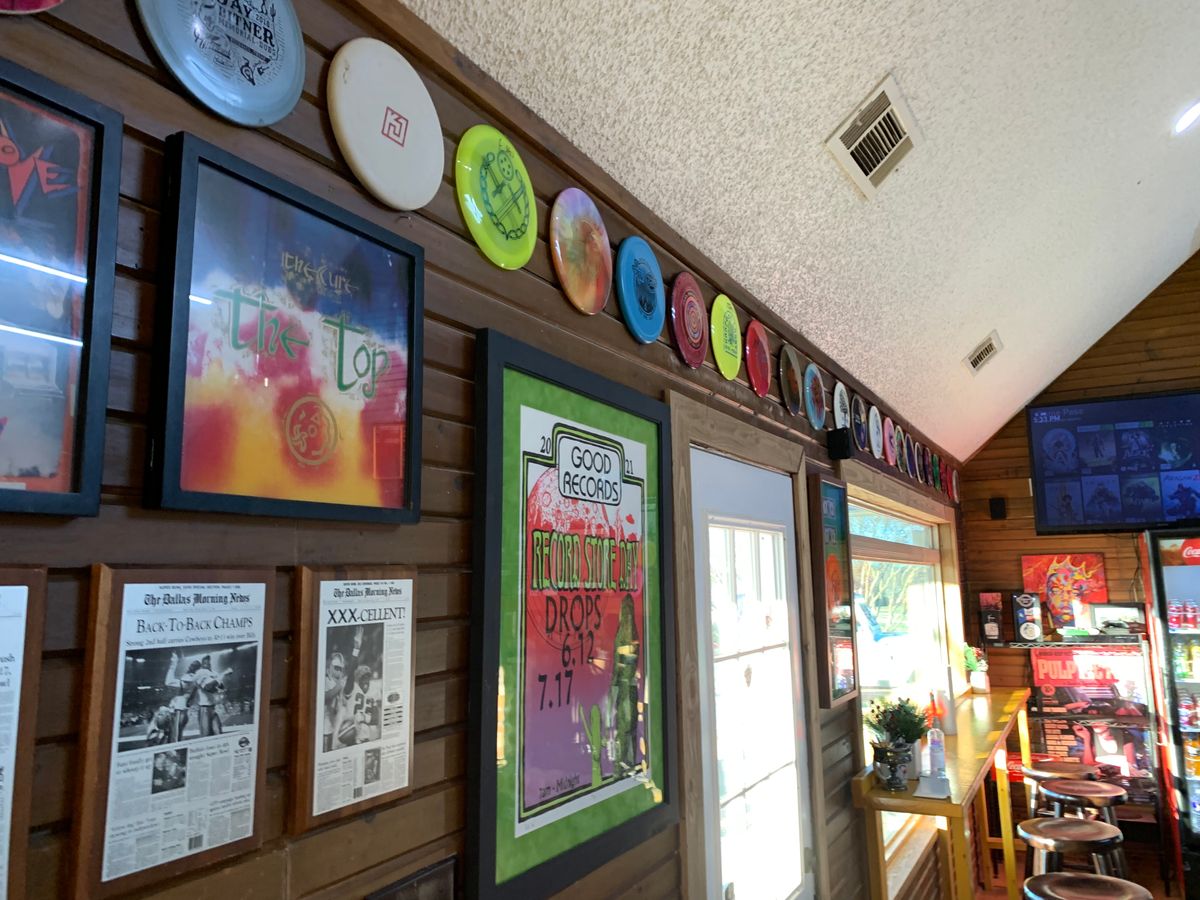 Awesome Pro Shop and restaurant.
