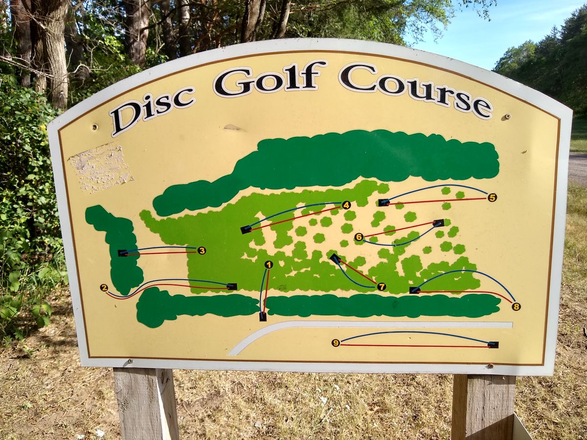 Course map near the first tee box