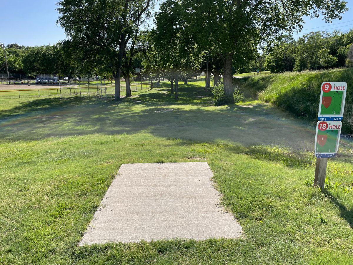 Hole 9 and 18 Tee Pad