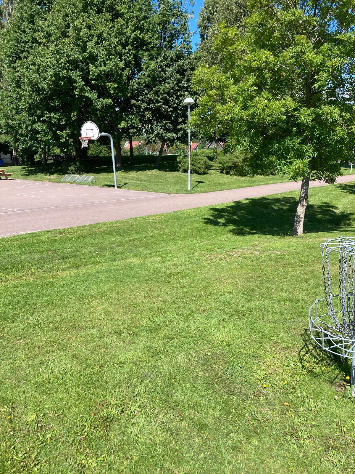 Tee 4