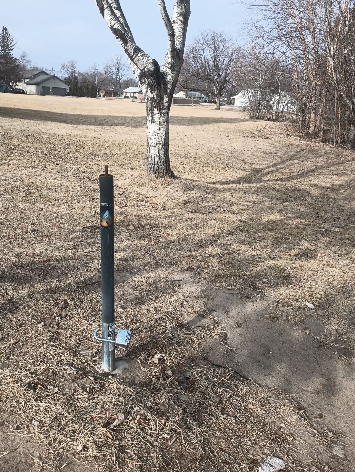 Where hole nine's basket should be