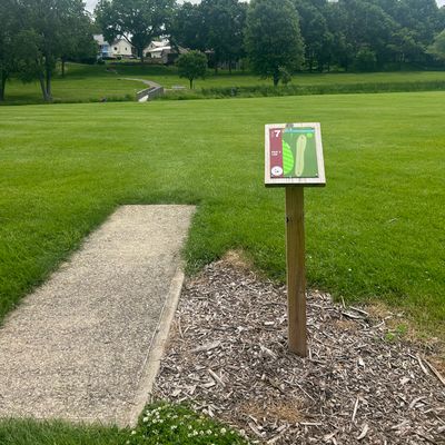 Hole 7 signage m