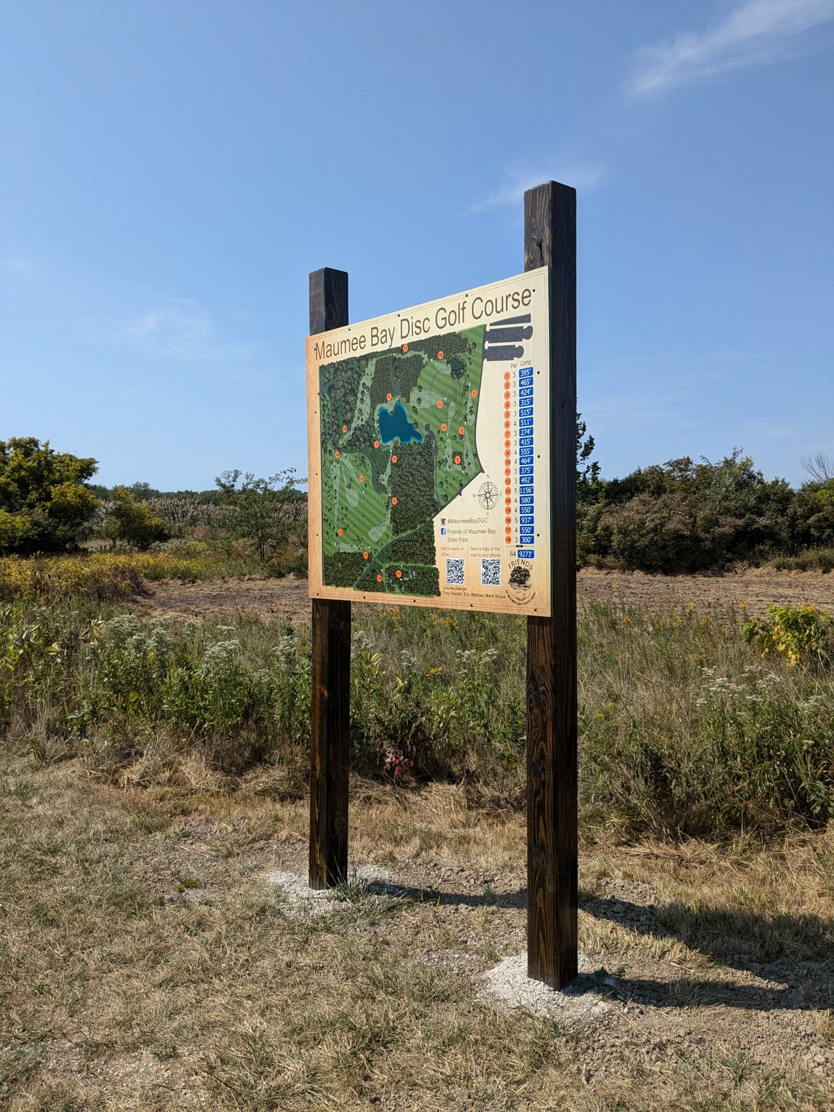 Sign at the course entrance.