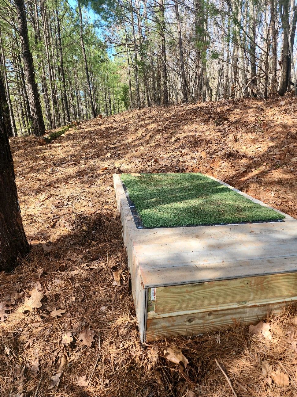 Hole 4 Long tee