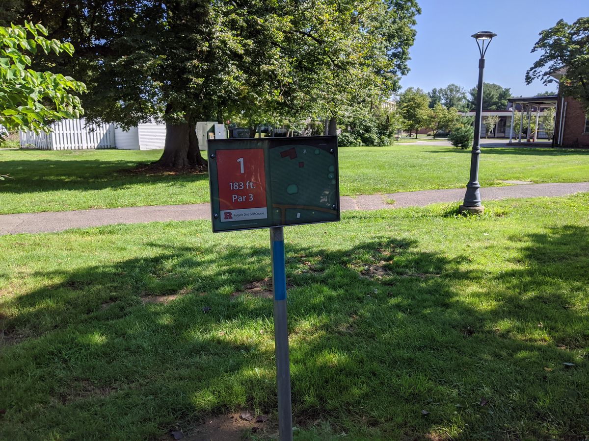 Hole 1 teepad