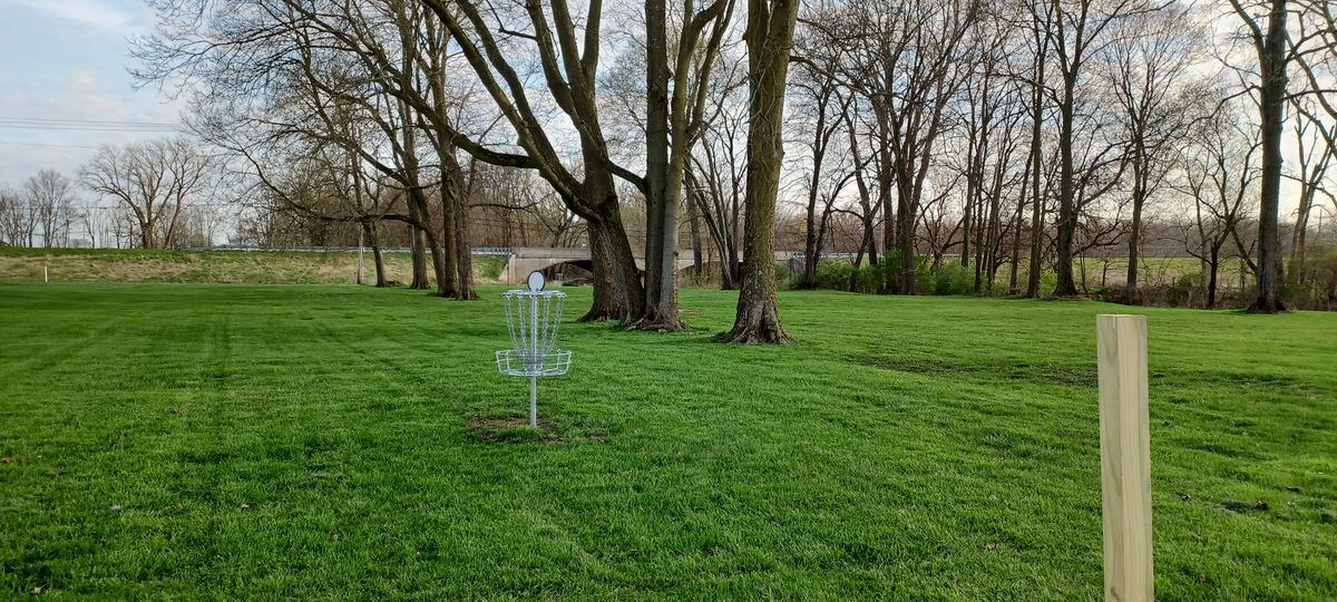 Basket 03 looking back to Tee, showing 04 tee