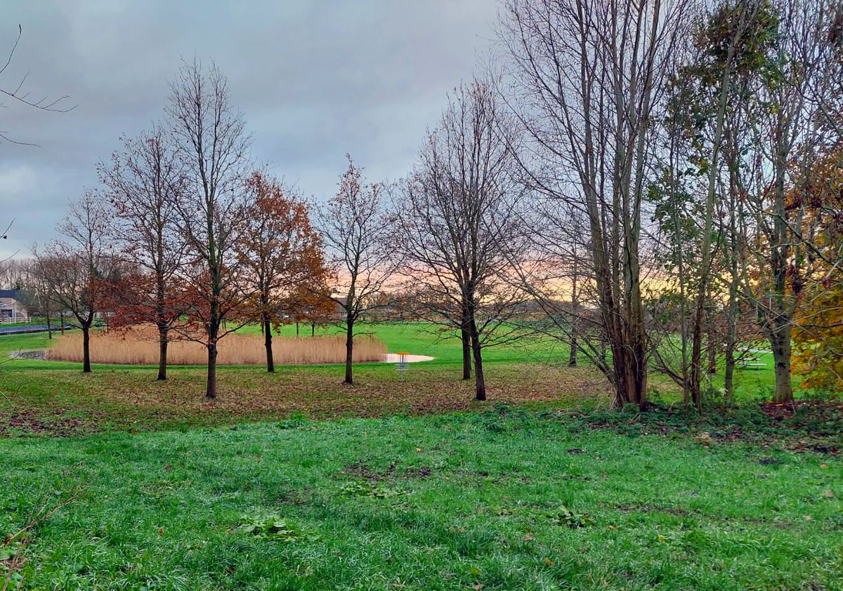 View of hole 8 forehand hole, tee is to the right