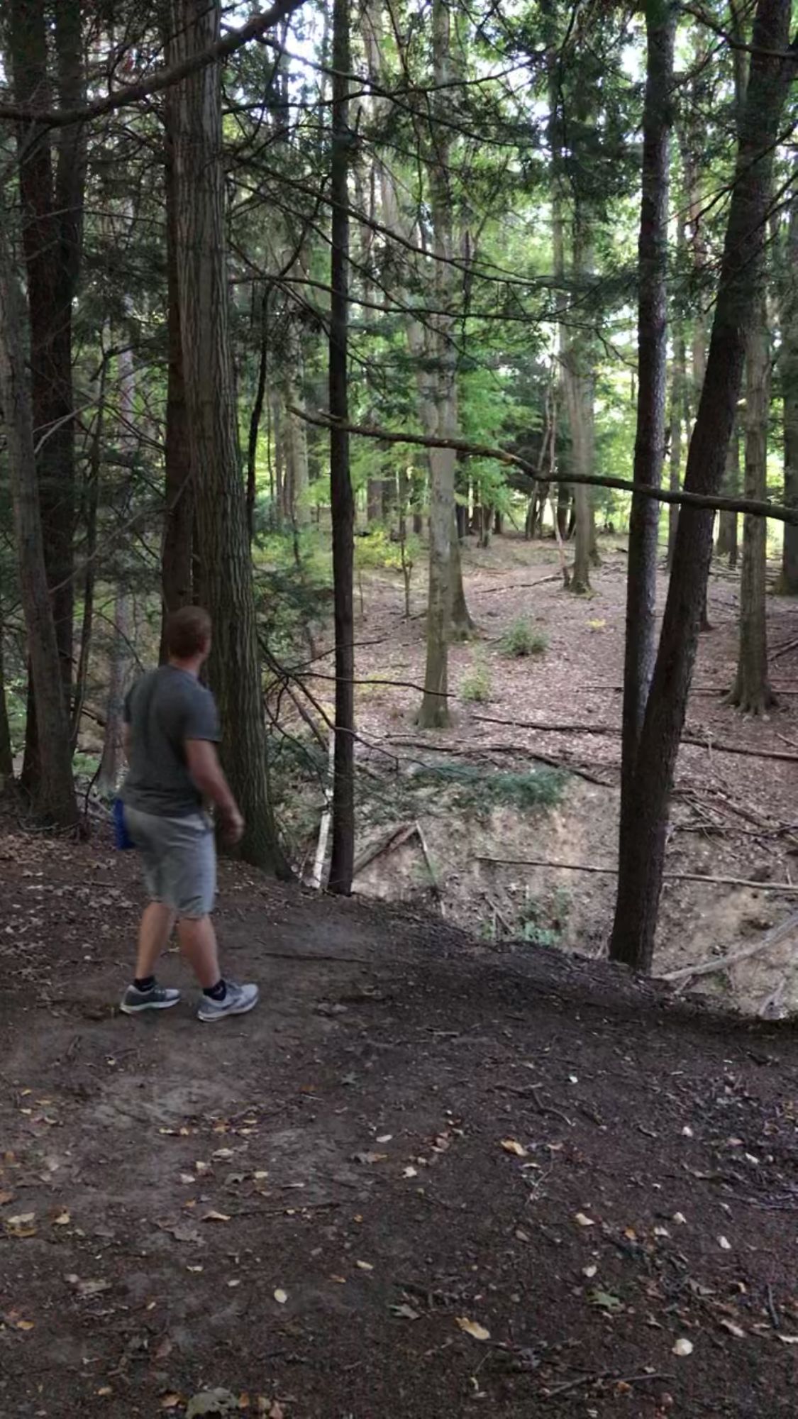 Shooting from the whites over the ravine on 4