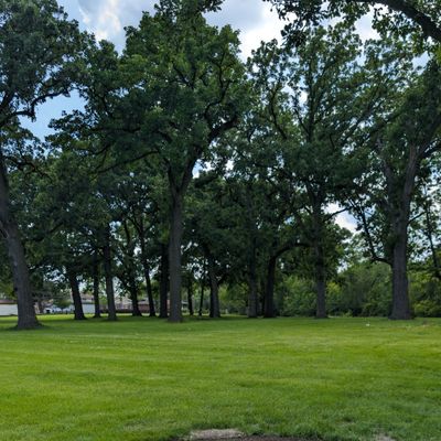 1 Tee, facing baskets
