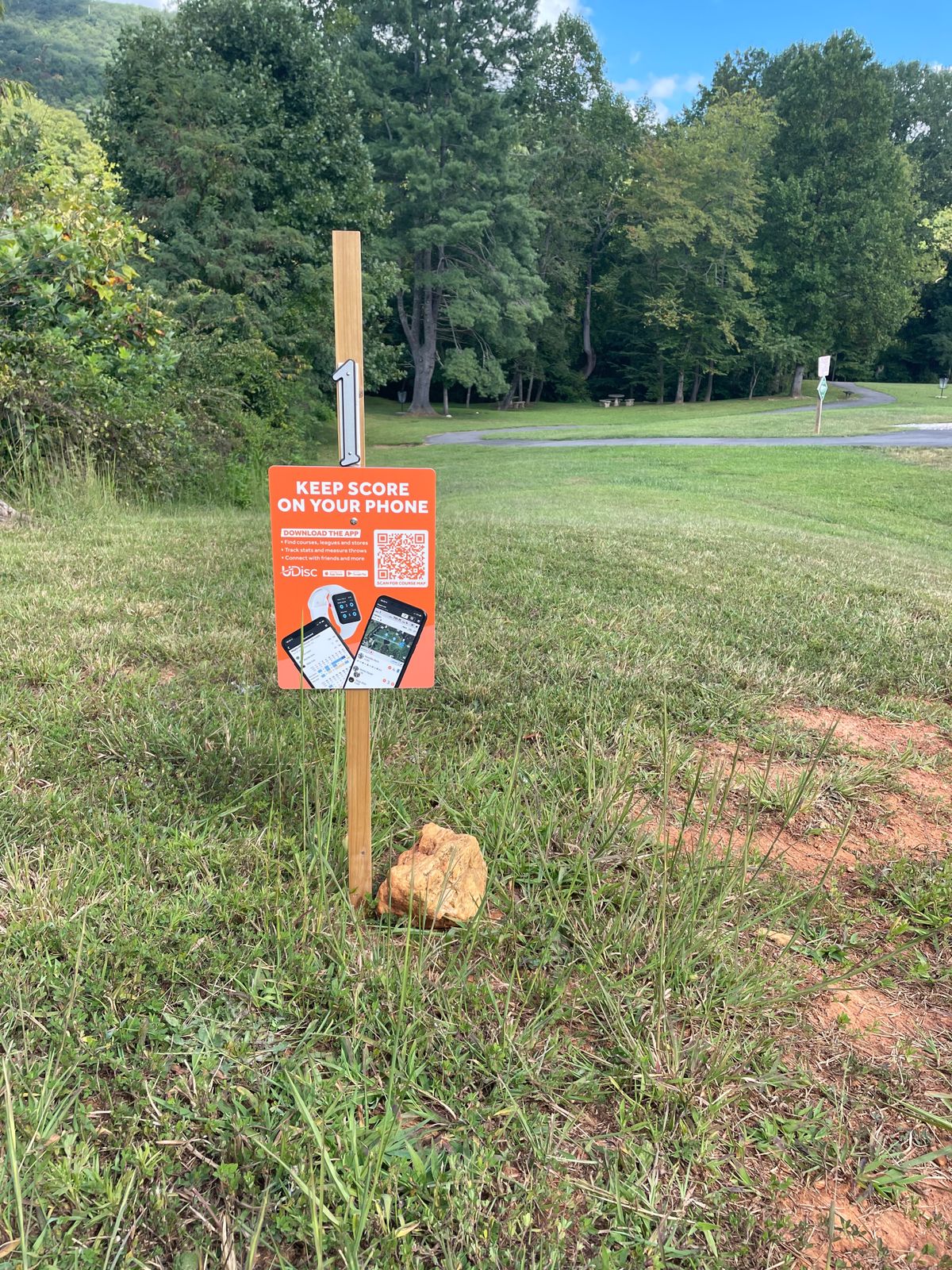 Tee sign hole 1
