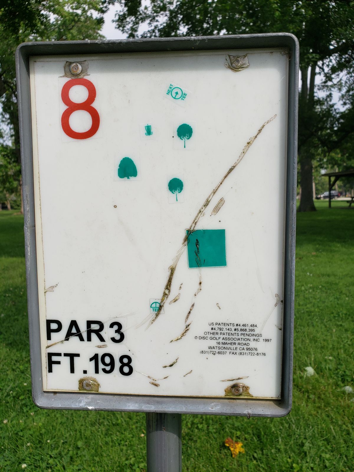 #8 Tee Sign.