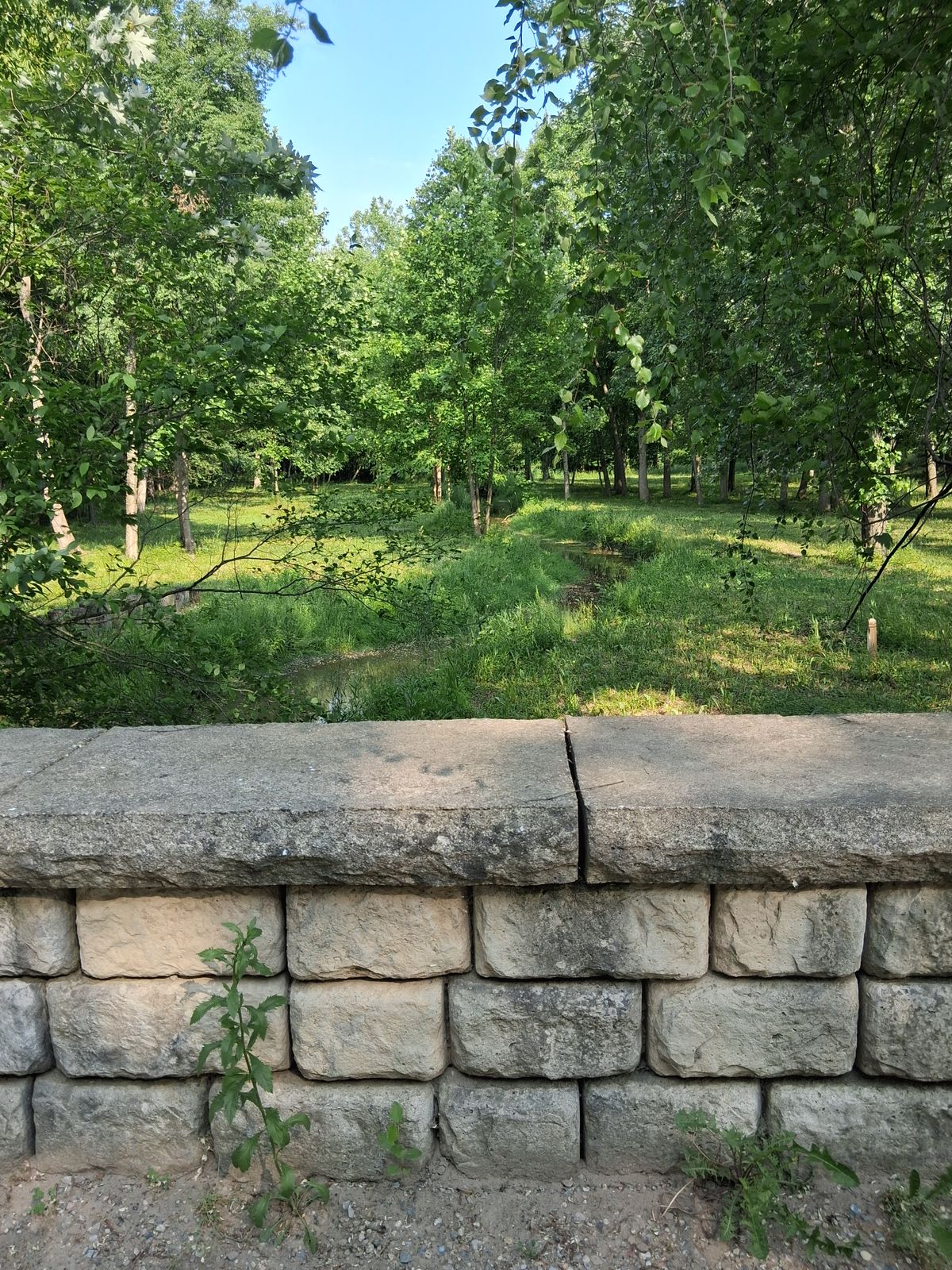 Stream passing through hole 3.