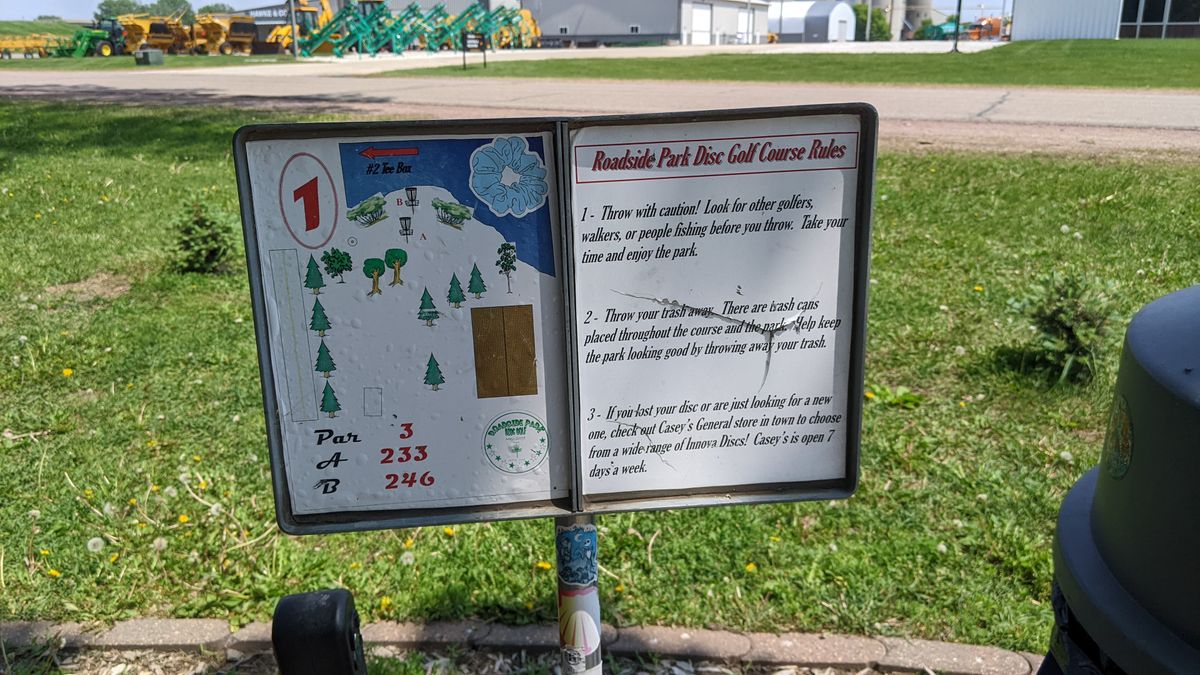 Tee 1 sign