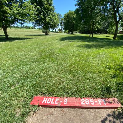Hole 9 285 ft (lots of obstacles)