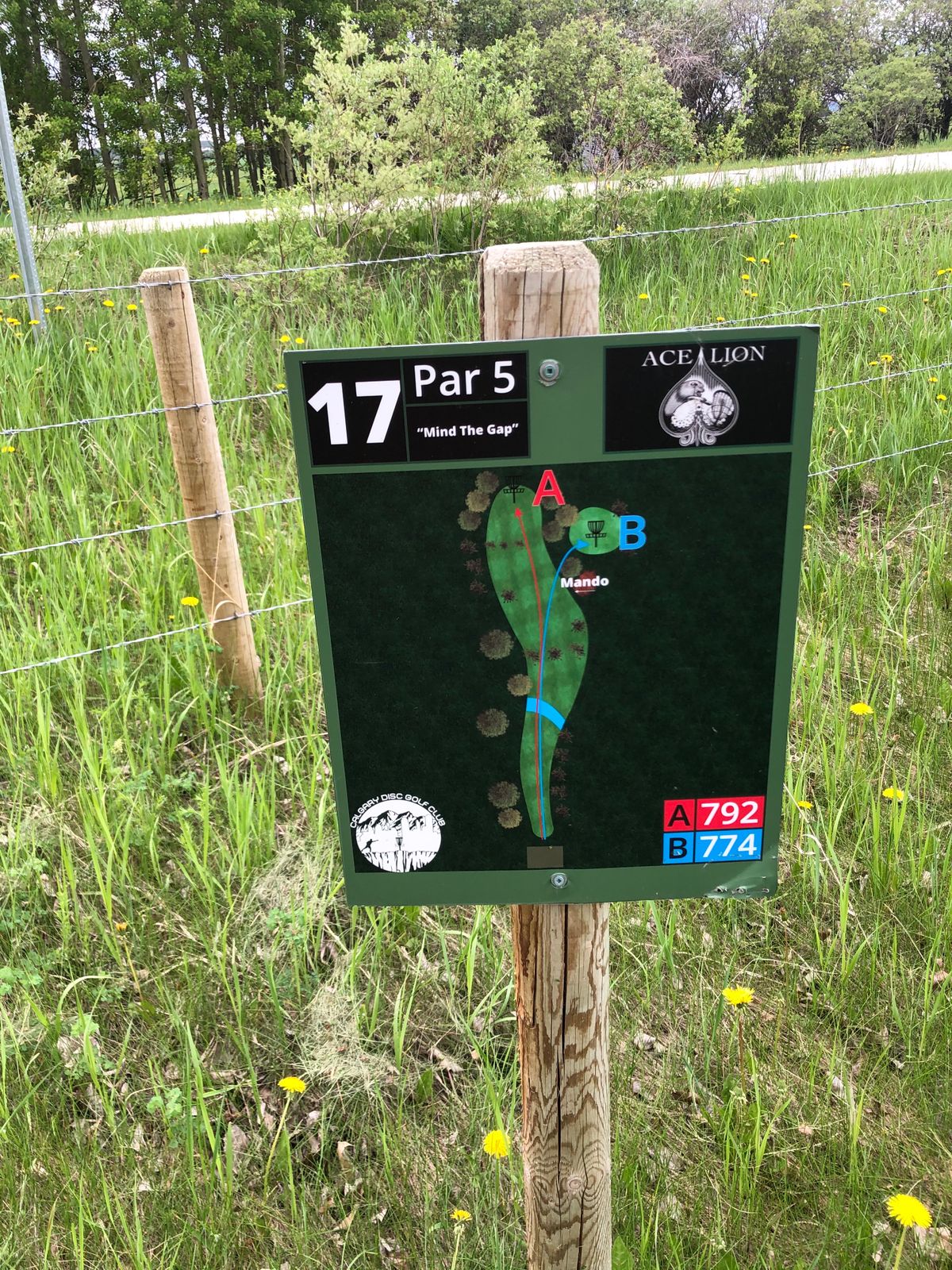 Tee sign hole 17