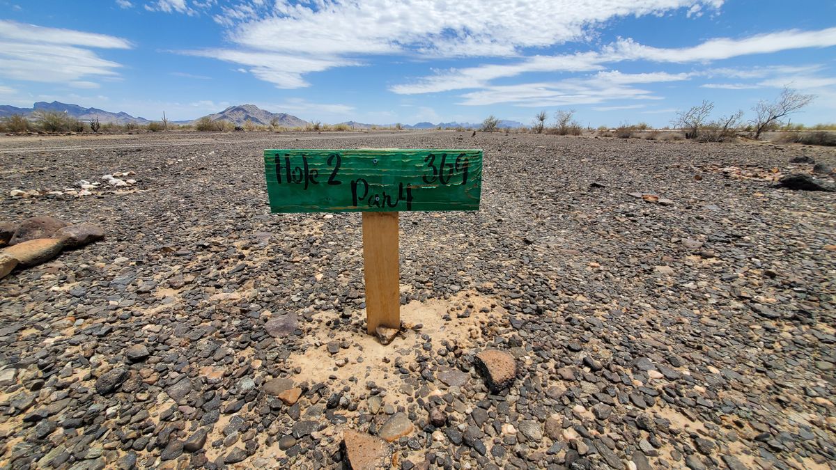 Hole 2 tee sign