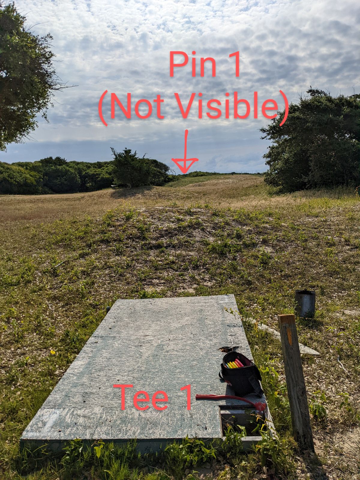 I added these pics bc there are no signs & several of the fairways cross each other, so it can be difficult to tell which basket to throw at