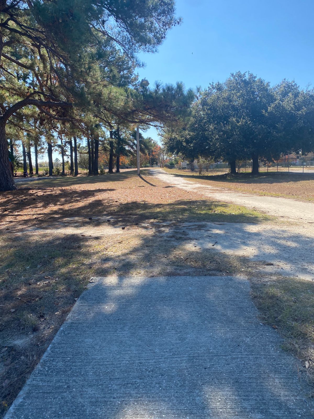 Hole 1 Green/White
