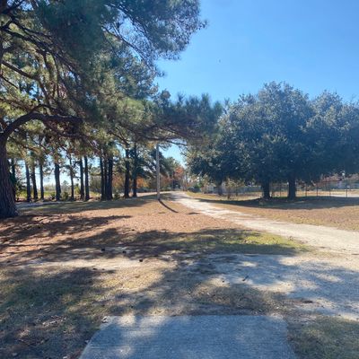 Hole 1 Green/White