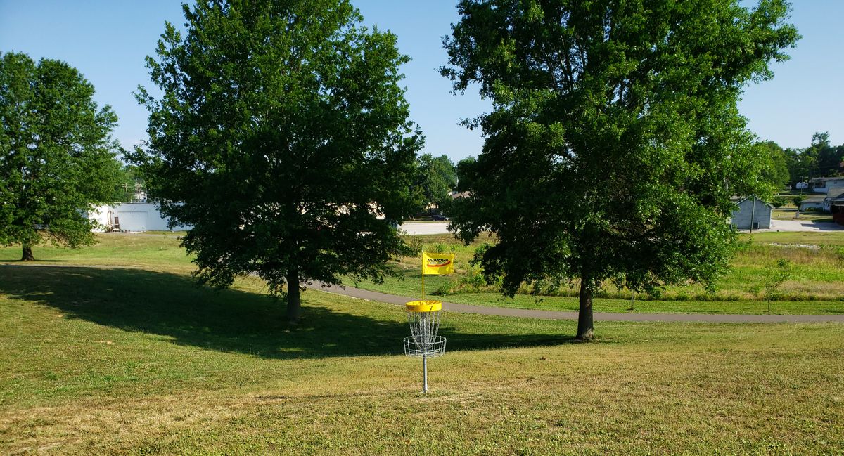 #7 Basket showing hill drop behind Basket.