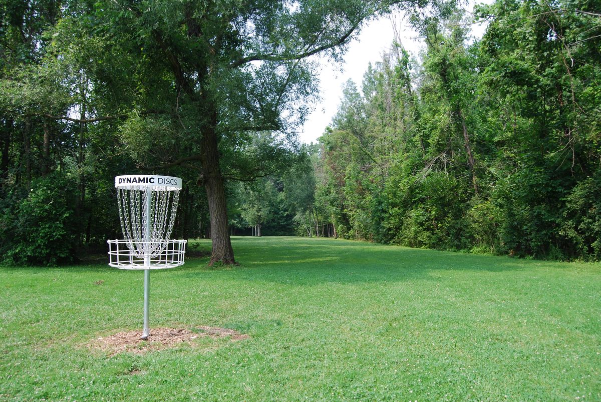 Hole 3 long pin position view from back down fairway