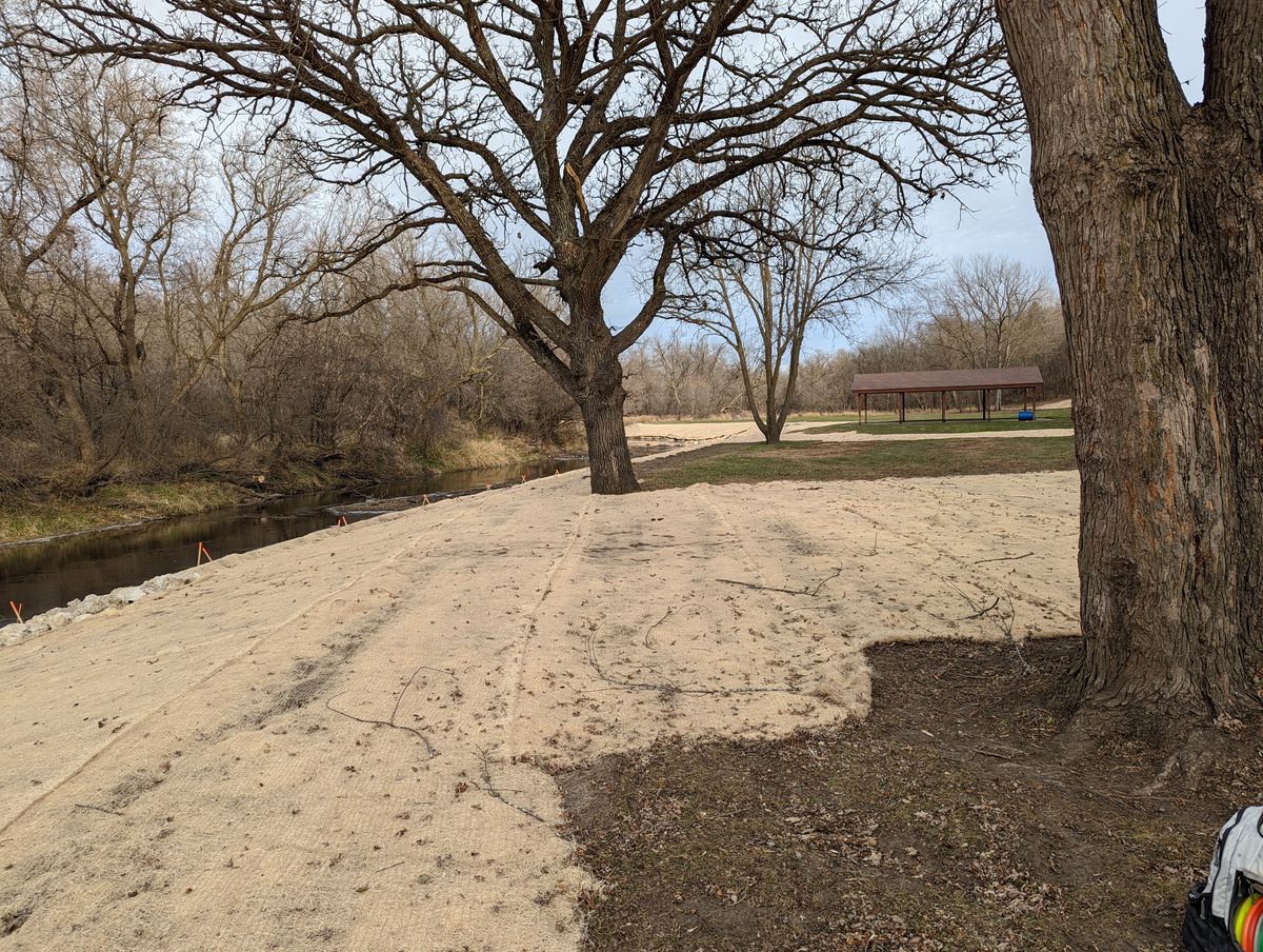 Hole 3 - No teepads or basket.