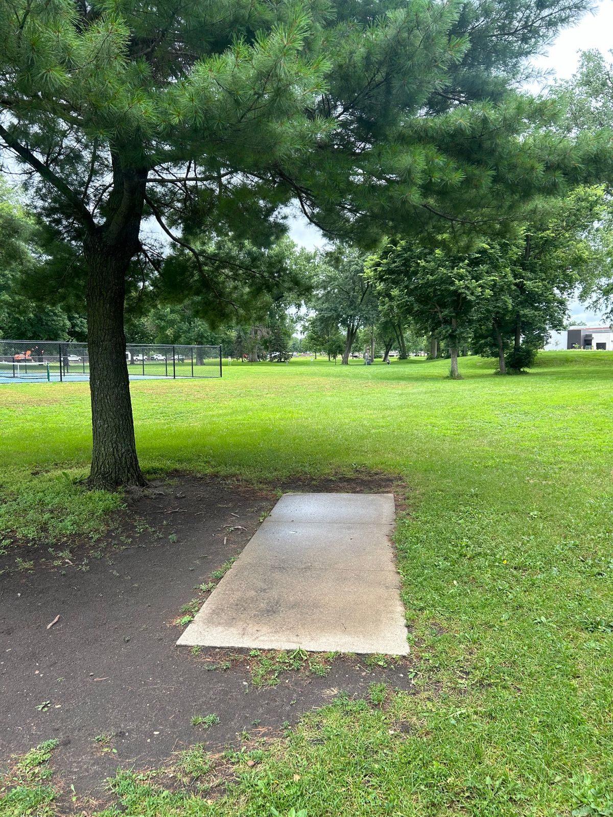 Hole 1 teepad