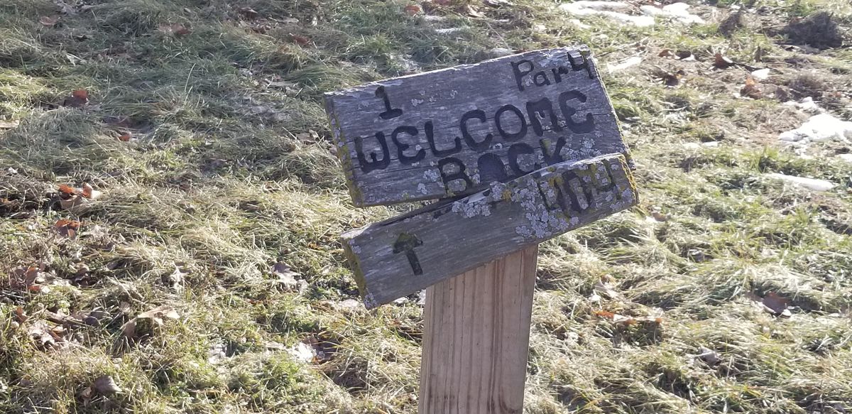 Tee sign.