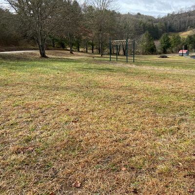 Mix of mostly mid-range/putter shots