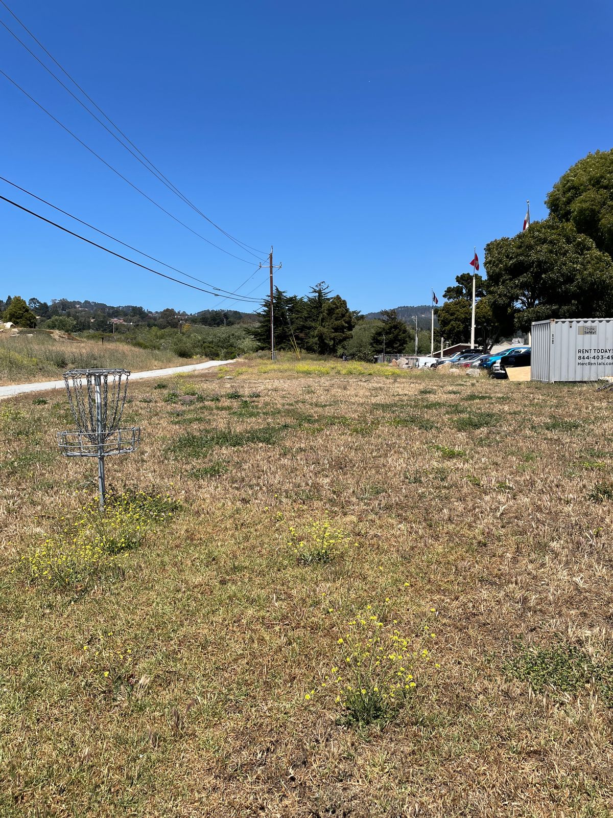 Hole 3: no tee marker