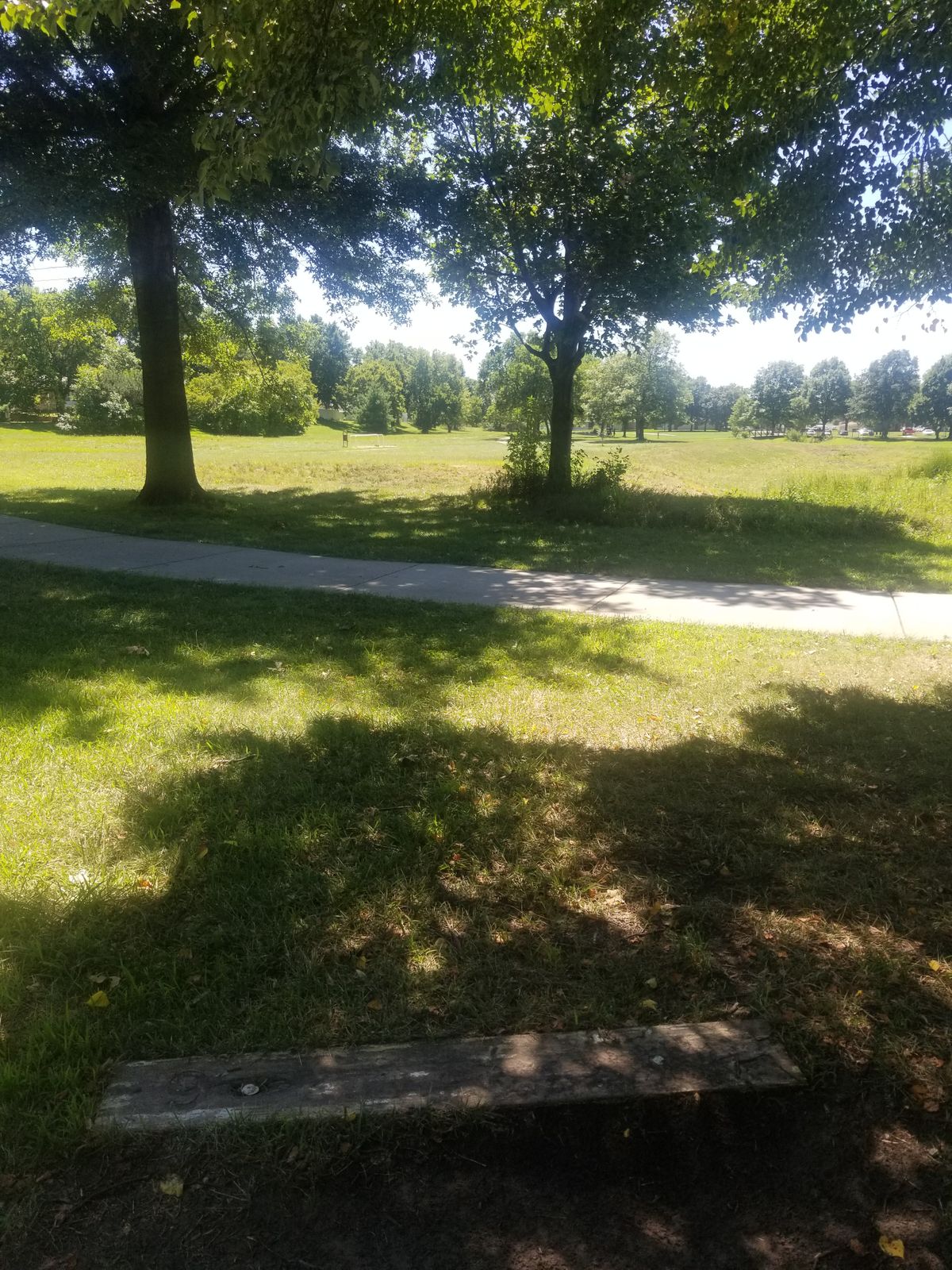 Hole #9, White Tee