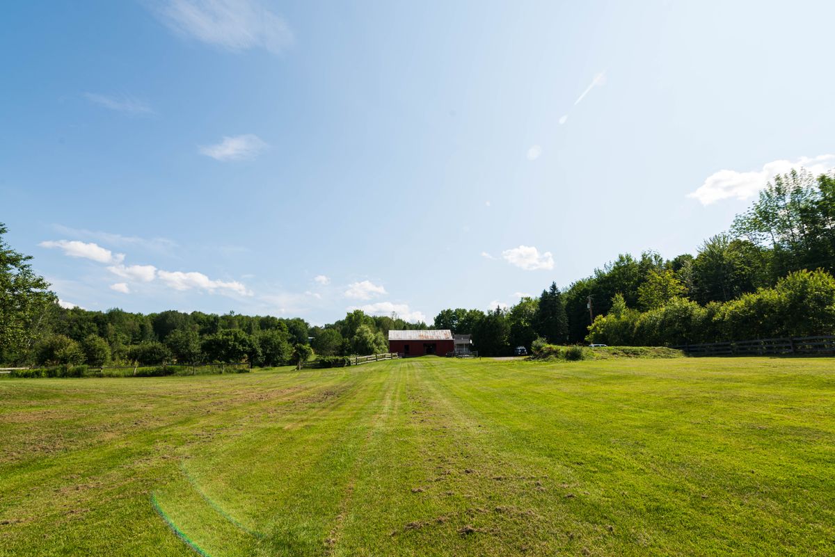 Looking back at the barn/tee/pro shop.