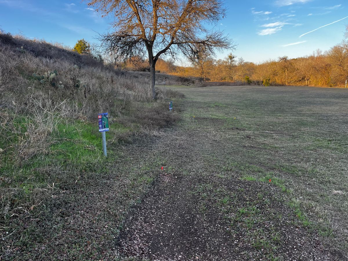 Hole 4 Raven Tee